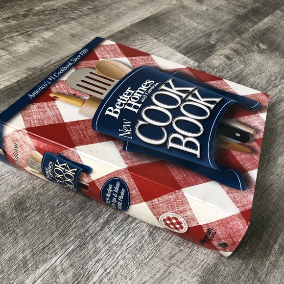 Better Homes and Gardens Red & White Checkered Cookbook 12th Edition - Picture 2 of 7